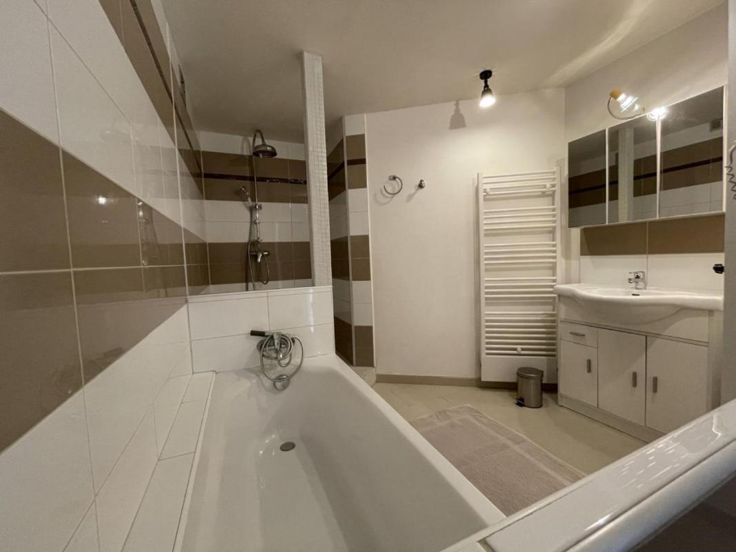 Les Gites De La Maison Bleue D'Estialescq ภายนอก รูปภาพ