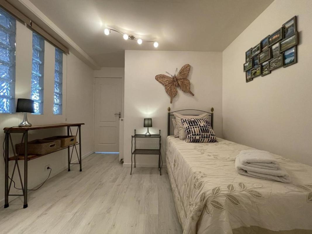 Les Gites De La Maison Bleue D'Estialescq ภายนอก รูปภาพ